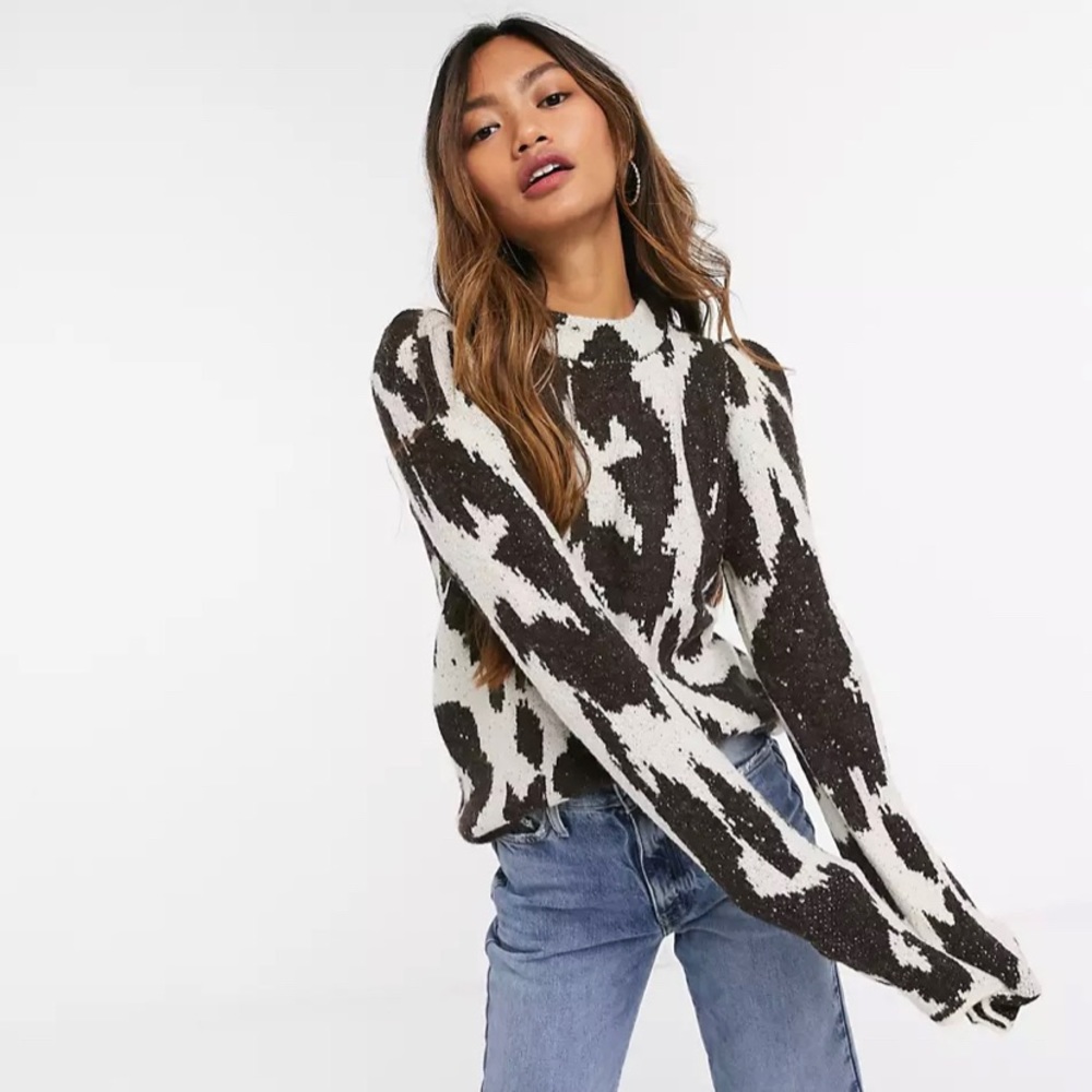 LIKE NEW Vero Moda brown cow print mock neck sweater